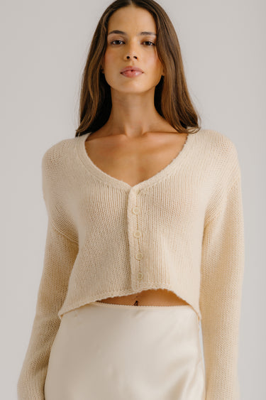 BIANCO CROPPED V-NECK CASHMERE CARDIGAN | BUTTERCREAM