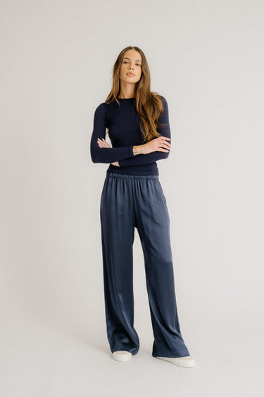 QUINCY LS FITTED CREWNECK TEE | MIDNIGHT NAVY