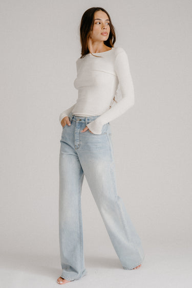 QUINCY L/S FITTED CREWNECK RIB TOP | GARDENIA